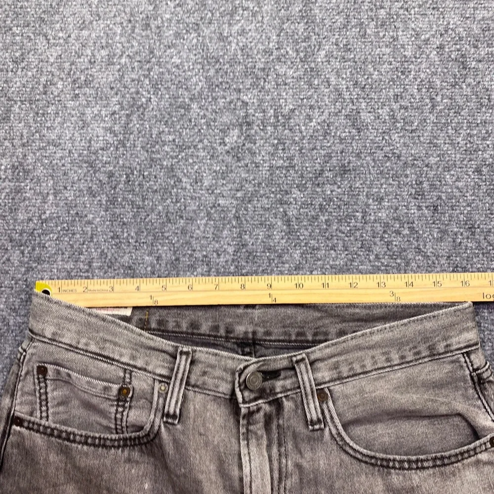 Levis measurements waist